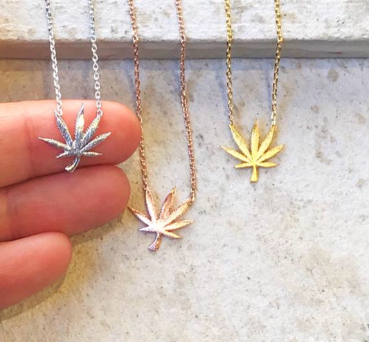 Marihuana leaf necklace